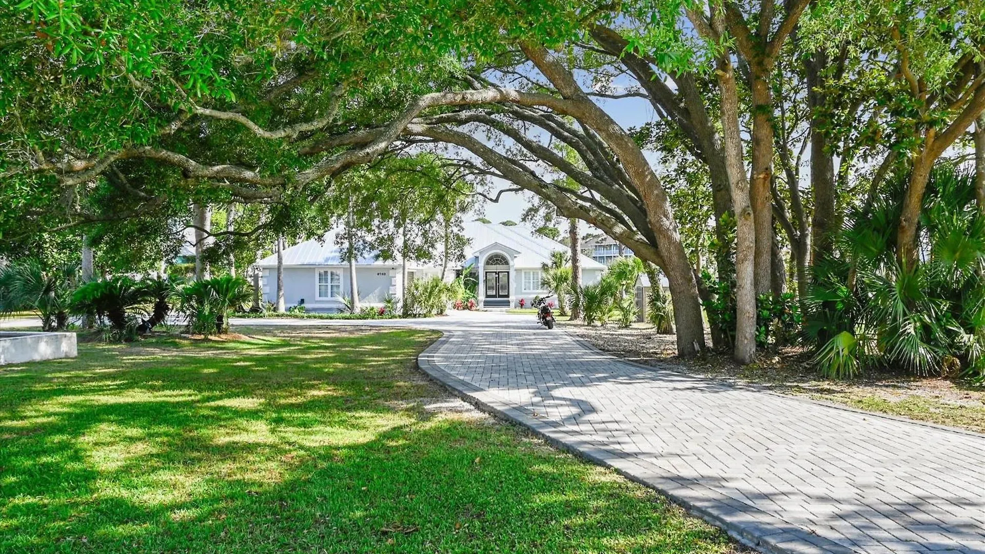 8753 N, Lagoon Dr, - Waterside Oaks On Grand Lagoon Home パナマシティービーチ